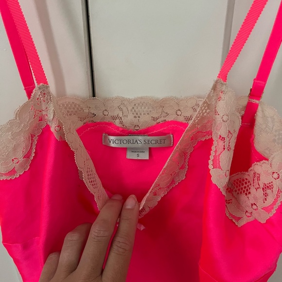 VS silk nightgown with matching bottoms - Picture 5 of 12